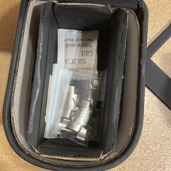 🇮🇹 Emporio Armani AR-0585 Solid Stainless Steel Watch with Box - Picture 9 of 9